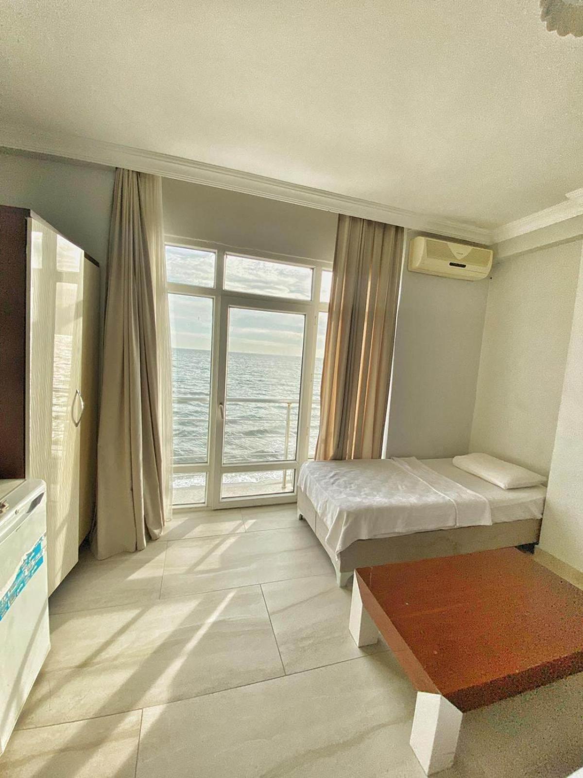 Deniz Hotel Kumburgaz Бююкчекмедже Екстер'єр фото
